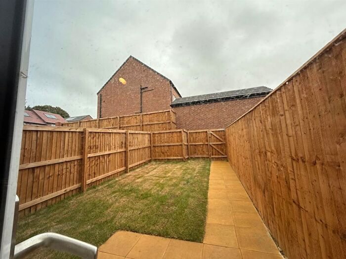 3 Bedroom Semi-detached House To Rent In Bennerley View, Nottingham, NG16