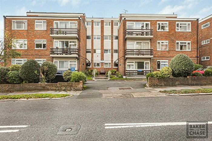 1 Bedroom Flat To Rent In High Beech, Eversley Park Road, London, N21