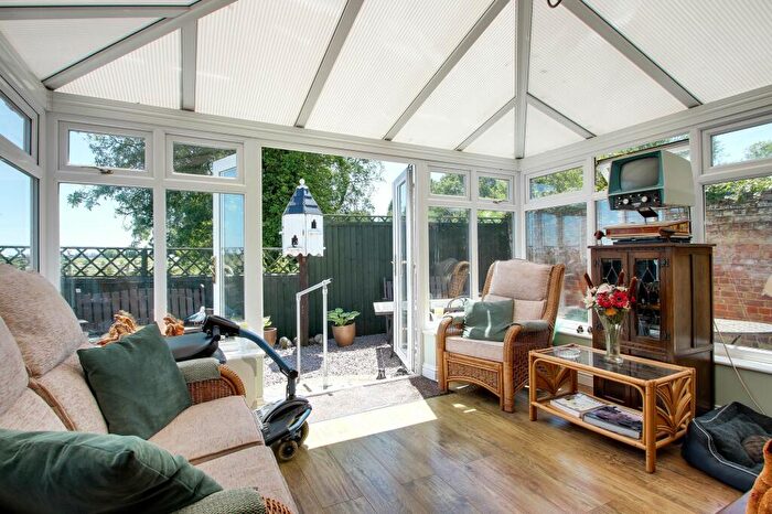 2 Bedroom Detached House For Sale In Roman Bank, Gedney Dyke, PE12