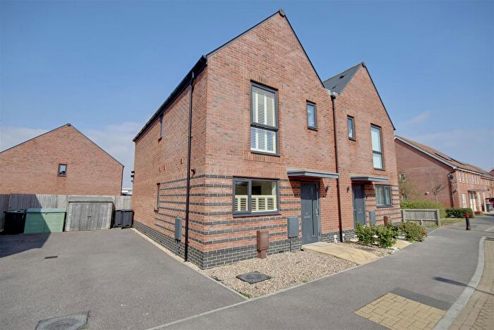 3 Bedroom Semi-detached House For Sale In Courageous Road, Lee-On-The-Solent, PO13