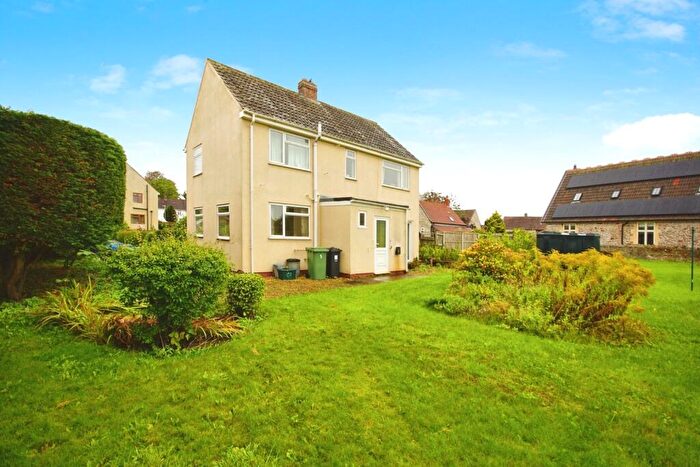 2 Bedroom Detached House For Sale In Castle Road, Pucklechurch, Bristol, BS16