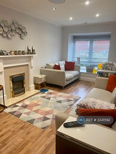 2 Bedroom Bungalow To Rent In Southwood Close, Worcester Park, KT4