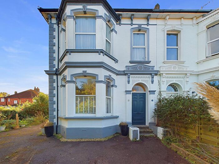 2 Bedroom Flat To Rent In Victoria Road, Worthing, BN11