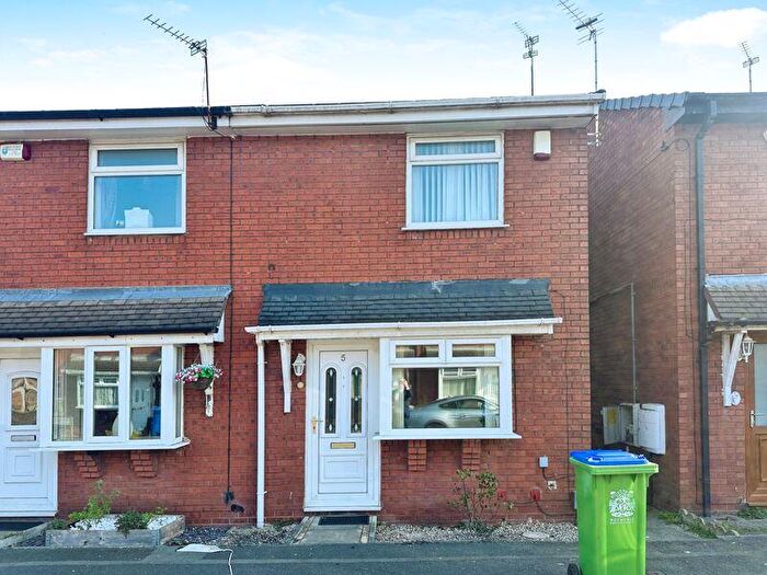 2 Bedroom Semi-Detached House For Sale In Summersgill Close, Heywood, OL10