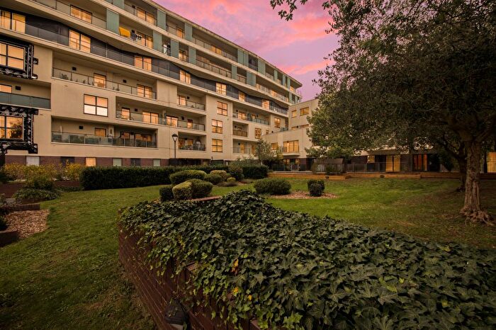 3 Bedroom Flat For Sale In Amias Drive, Edgware, HA8