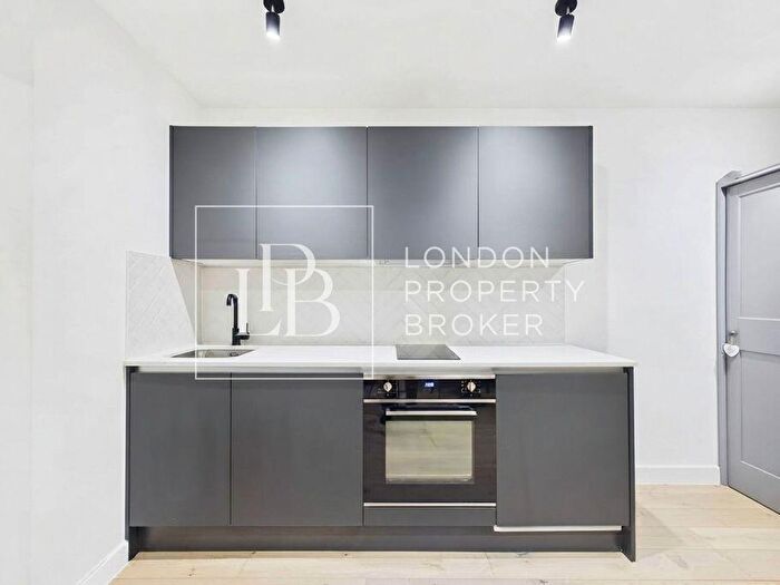 1 Bedroom Flat To Rent In Manhattan Apartments, Clifford Road, E17