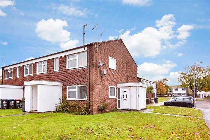 2 Bedroom Flat For Sale In Linley Road, Broadstairs, Kent, CT10