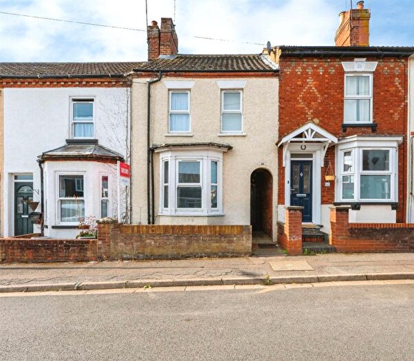 2 Bedroom Terraced House For Sale In Regent Street, Leighton Buzzard, Bedfordshire, LU7
