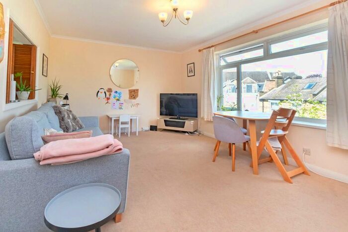 2 Bedroom Flat To Rent In Graham Road, London, SW19