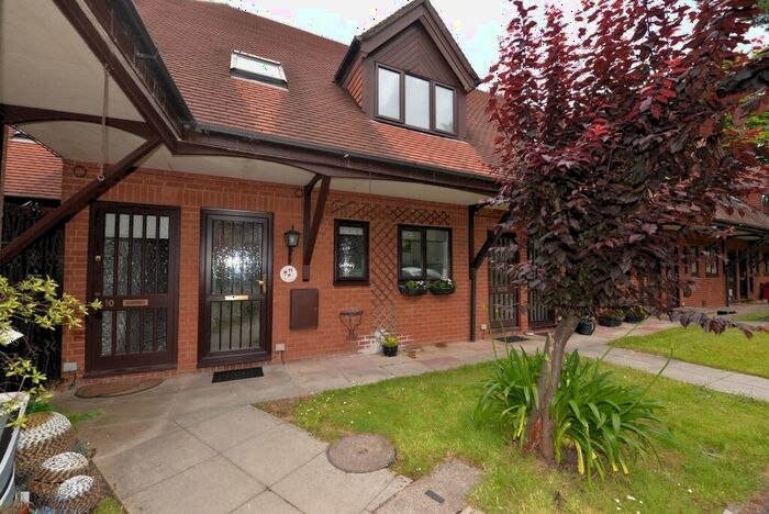 1 Bedroom Flat To Rent In Bassett Crescent West, Bassett, Southampton, SO16