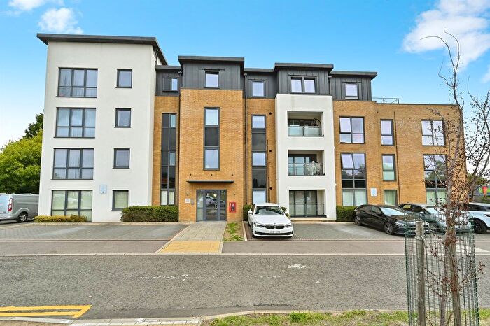 1 Bedroom Flat For Sale In St. Albans Road, Watford, WD25