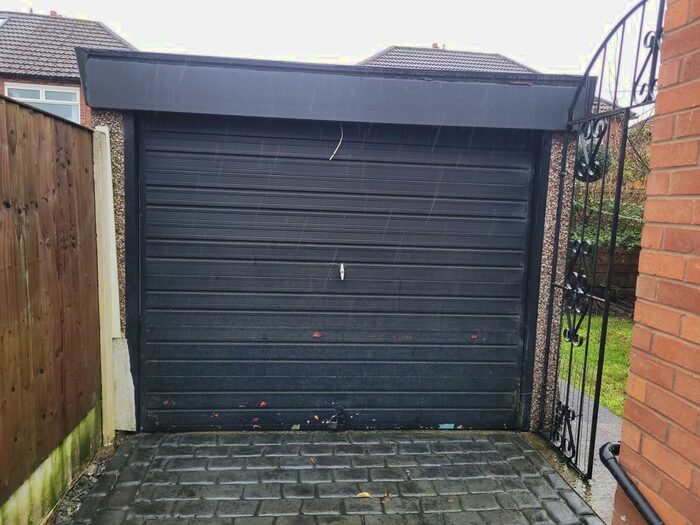Garage / Parking To Rent In Luke Road, Droylsden, Manchester, M43