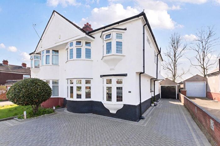 4 Bedroom Semi Detached House For Sale In Hill Crest, Sidcup, DA15