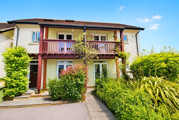 3 Bedroom Semi Detached House To Rent In Whateley Close, Guildford, GU2