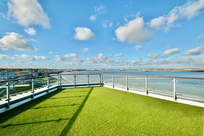 2 Bedroom Flat To Rent In Carmichael Avenue, Greenhithe, DA9