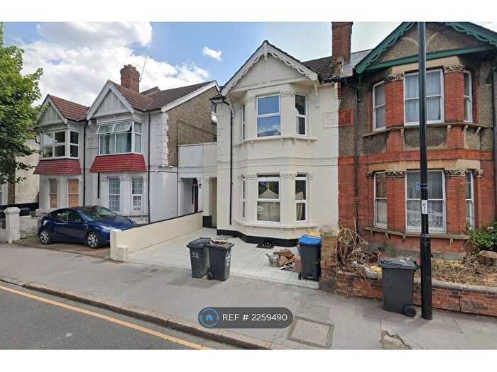 1 Bedroom Property To Rent In Oakfield Road, Croydon, CR0