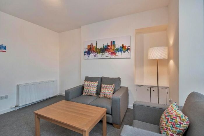 2 Bedroom Flat To Rent In Pitfour Street, West End, Dundee, DD2