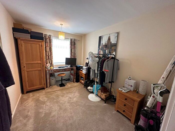 2 Bedroom Semi-Detached Bungalow For Sale In Derwent Way, Newark, Nottinghamshire, NG24
