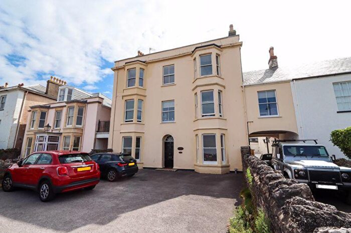 2 Bedroom Flat For Sale In The Beach, Clevedon, BS21