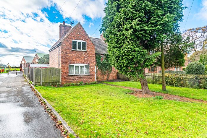 3 Bedroom End Of Terrace House For Sale In Park Lane, Barlow, Selby, YO8