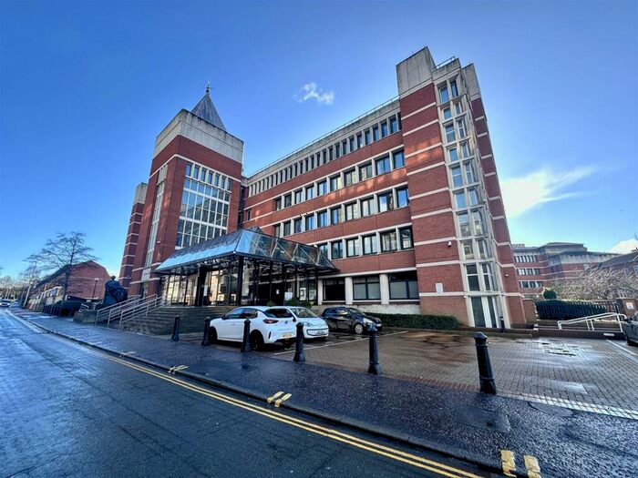 Flat To Rent In Surrey Street, Norwich, NR1