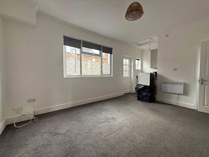1 Bedroom Flat To Rent In A Downham Way, London, BR1