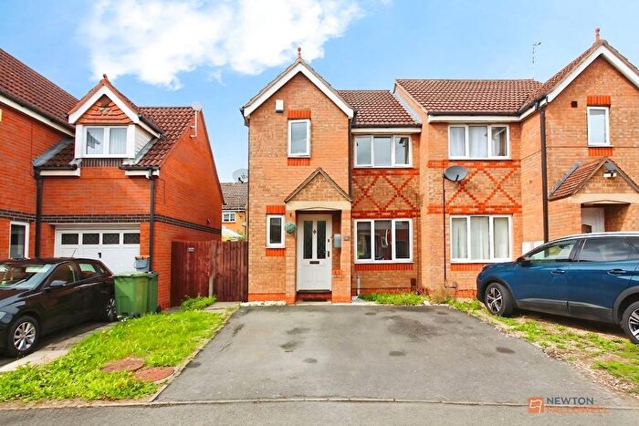 3 Bedroom Semi-Detached House For Sale In Darien Way, Thorpe Astley, LE3