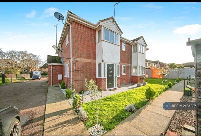 2 Bedroom Maisonette To Rent In Chinook, Colchester, CO4