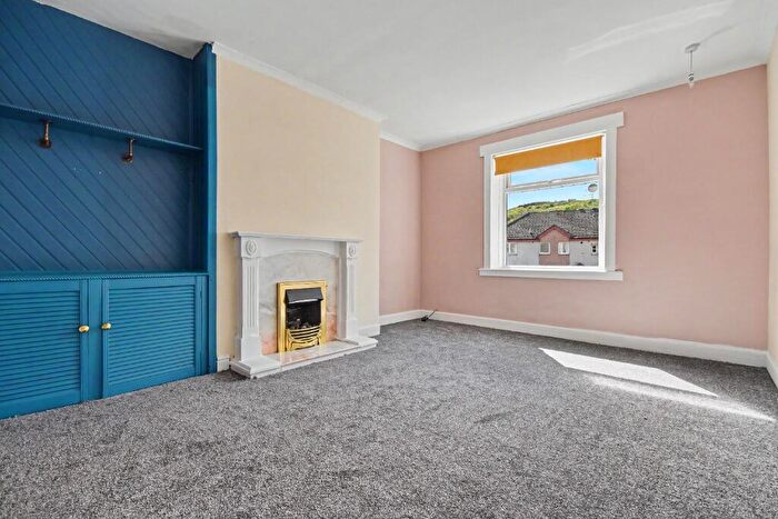 2 Bedroom Flat To Rent In Grosvenor Road, Inverclyde, Greenock, PA15