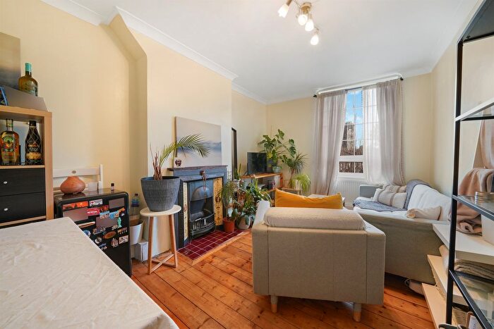 1 Bedroom Flat For Sale In Tabard Street, London, SE1