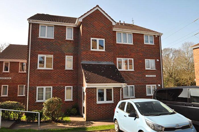 1 Bedroom Flat For Sale In Percy Gardens, Worcester Park, KT4
