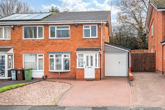 3 Bedroom Semi Detached House For Sale In Snowford Close, Shirley, Solihull, West Midlands, B90