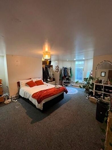 8 Bedroom Semi-Detached House To Rent In Bainbrigge Road, Leeds, LS6