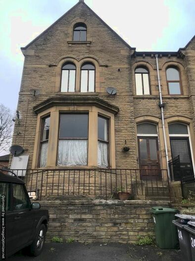 1 Bedroom Flat To Rent In Cambridge Road, Huddersfield, West Yorkshire, HD1