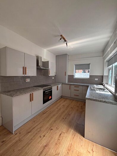 3 Bedroom Terraced House To Rent In Levenshulme Road, M18