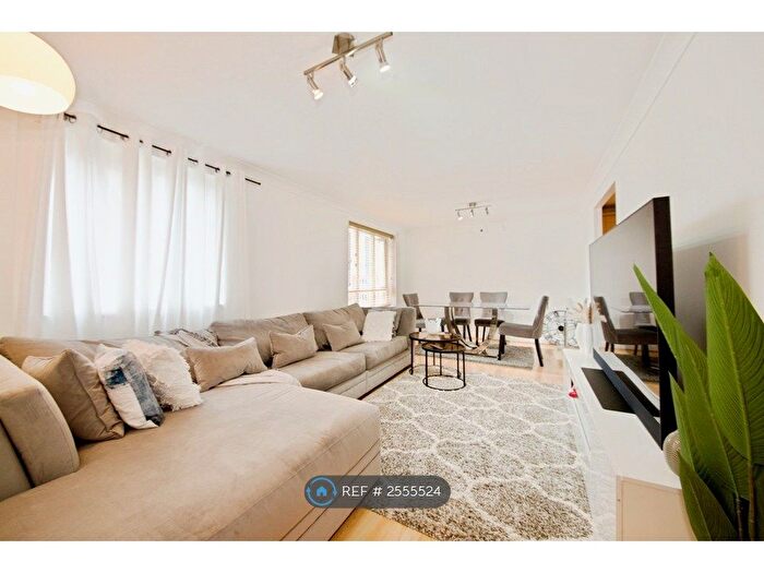 2 Bedroom Flat To Rent In Glebelands Close, London, N12