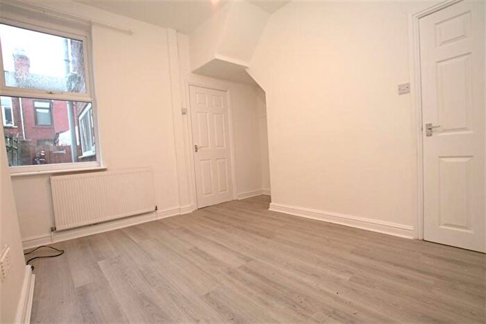 2 Bedroom Terraced House To Rent In Sandringham Villas, HU3