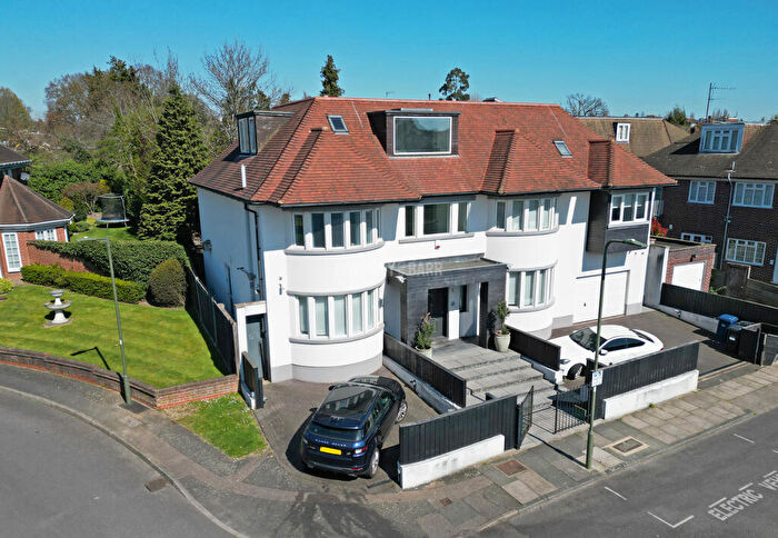 8 Bedroom Detached House For Sale In Fairholme Close, Finchley, N3