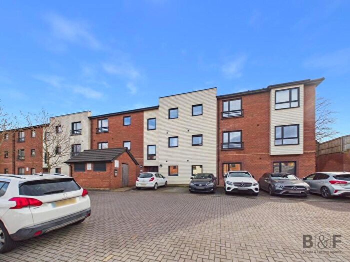 2 Bedroom Flat For Sale In Elmtree Way, Kingswood, Bristol, BS15