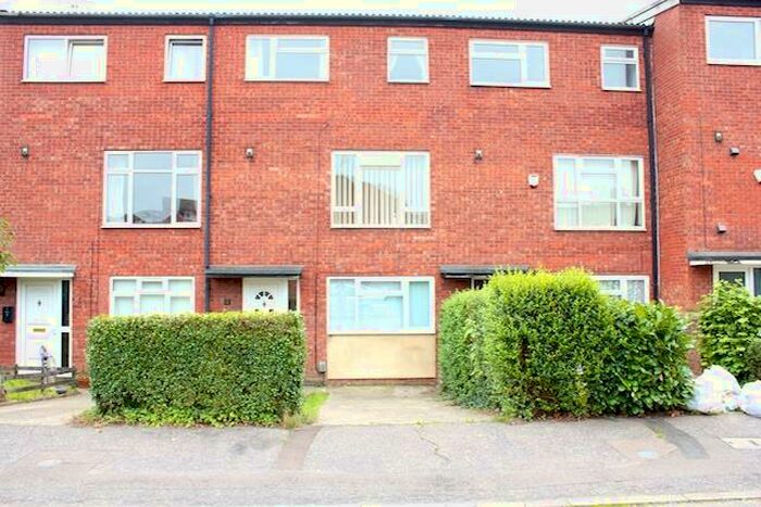 5 Bedroom Detached House To Rent In Sullivan Close, Colchester, Essex, CO4