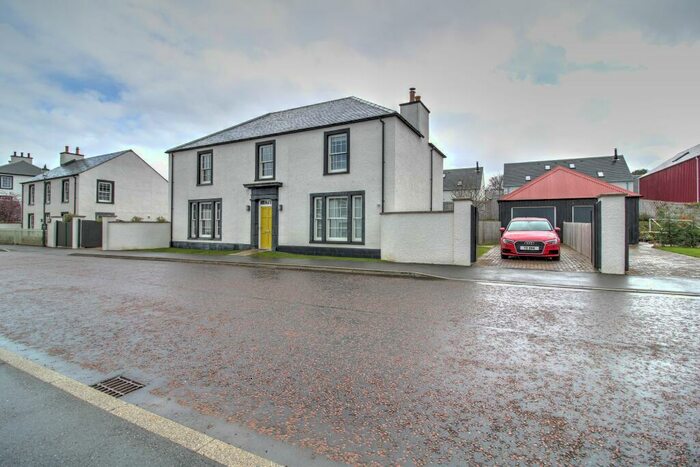 3 Bedroom Semi-Detached House For Sale In Hillhead Road, Inverness, IV2