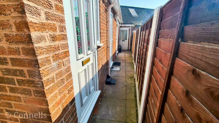 1 Bedroom Flat To Rent In Halesowen Road, Cradley Heath, B64