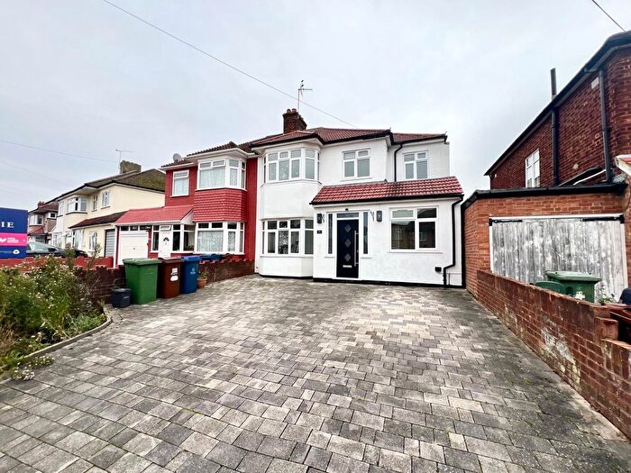 6 Bedroom Semi-Detached House To Rent In Park Lane, Harrow, HA2