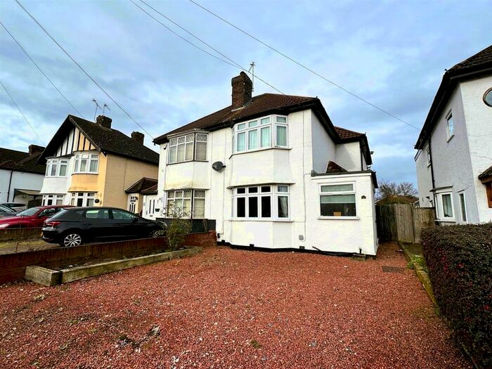 3 Bedroom Semi-Detached House To Rent In Woodhurst Avenue, Petts Wood, Orpington, BR5
