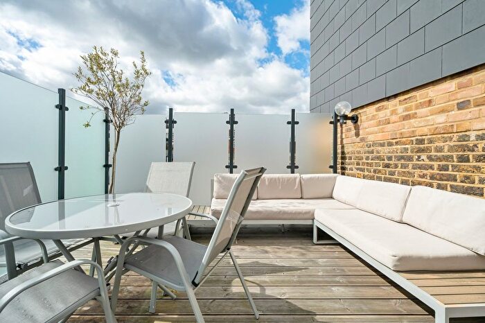 1 Bedroom Flat To Rent In Fulham Road, London, SW6