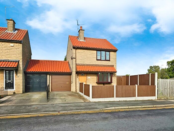 2 Bedroom Link Detached House To Rent In Castleton Close, Mansfield Woodhouse, NG19