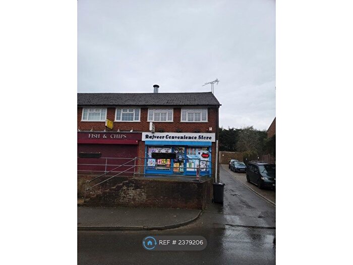 2 Bedroom Flat To Rent In The Street, Wrecclesham, GU10