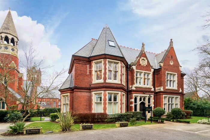 2 Bedroom Apartment To Rent In Regents Drive, Repton Park, Woodford Green, Essex, IG8