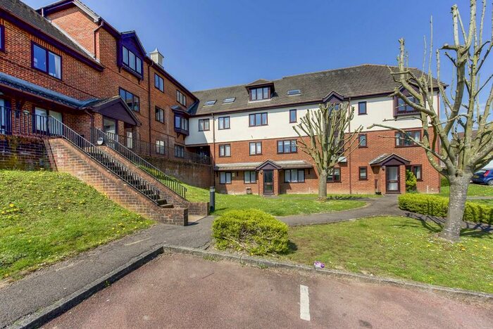 2 Bedroom Apartment To Rent In Totteridge Avenue, High Wycombe, HP13