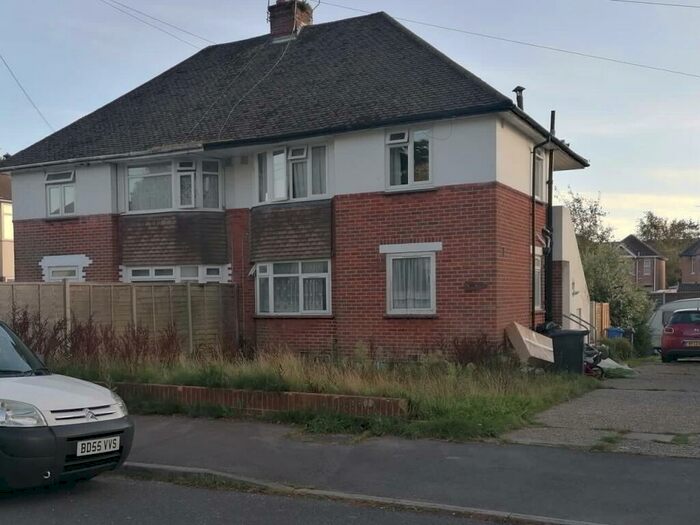 2 Bedroom Flat To Rent In Wharfdale Road, Poole, BH12